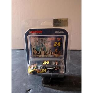 Jeff Gordon #24 DuPont Wizard of Oz 2004 Monte Carlo Diecast Car